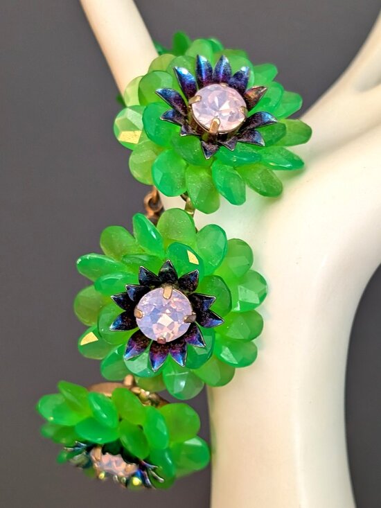 J. Crew Jewelry - J.Crew bright green resin zinnia flower statement bracelet